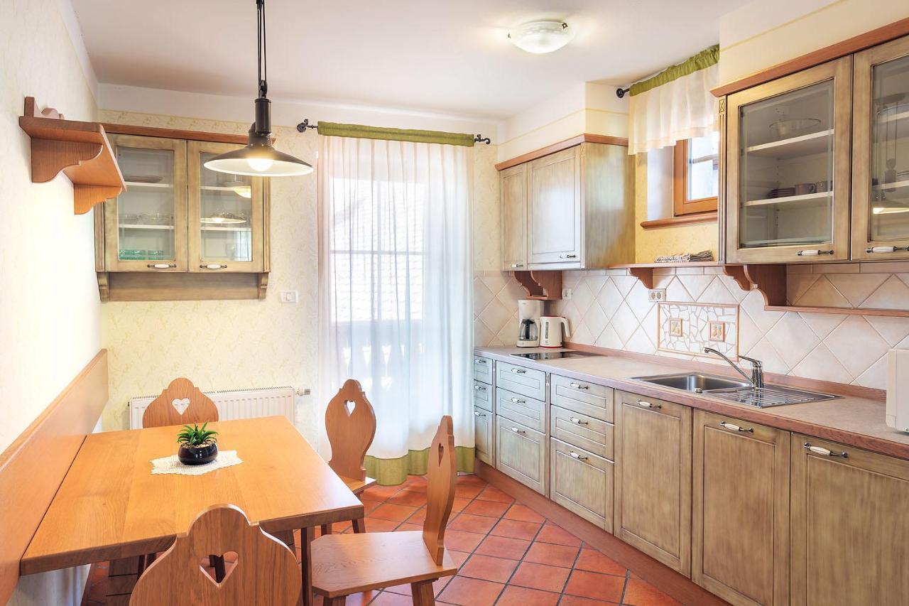 Apartments Tourist Farm Matijovc Naklo Kültér fotó