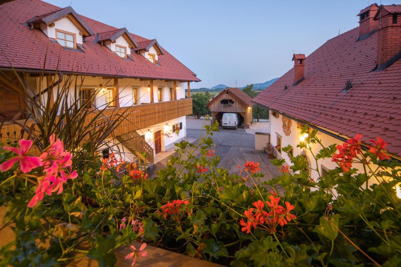 Apartments Tourist Farm Matijovc Naklo Kültér fotó